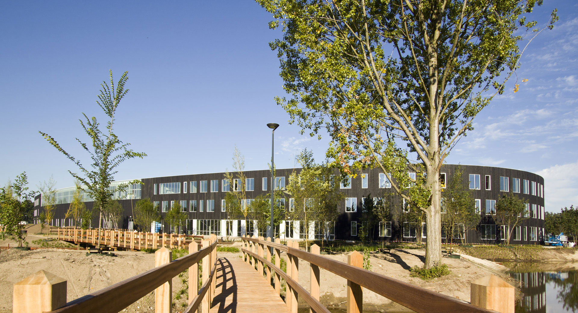 01 cs2 architecten venco campus breeam luchtdicht kantoor bedrijfspand houten gevelbekleding pv panelen